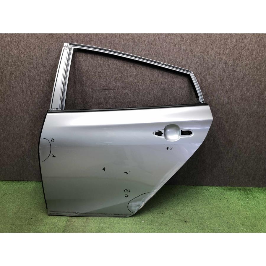 ZVW50/ZVW51/ZVW55/ZVW52 プリウス/プリウスPHV 純正 左リアドア