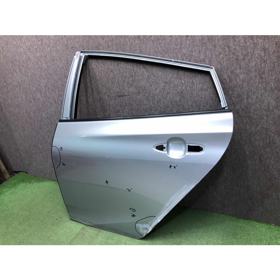 ZVW50/ZVW51/ZVW55/ZVW52 プリウス/プリウスPHV 純正 左リアドア