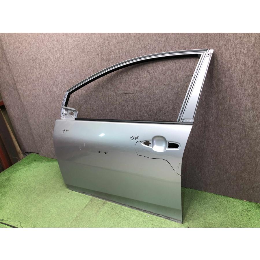 ZVW50/ZVW51/ZVW55/ZVW52 プリウス/プリウスPHV 純正 左フロントドア