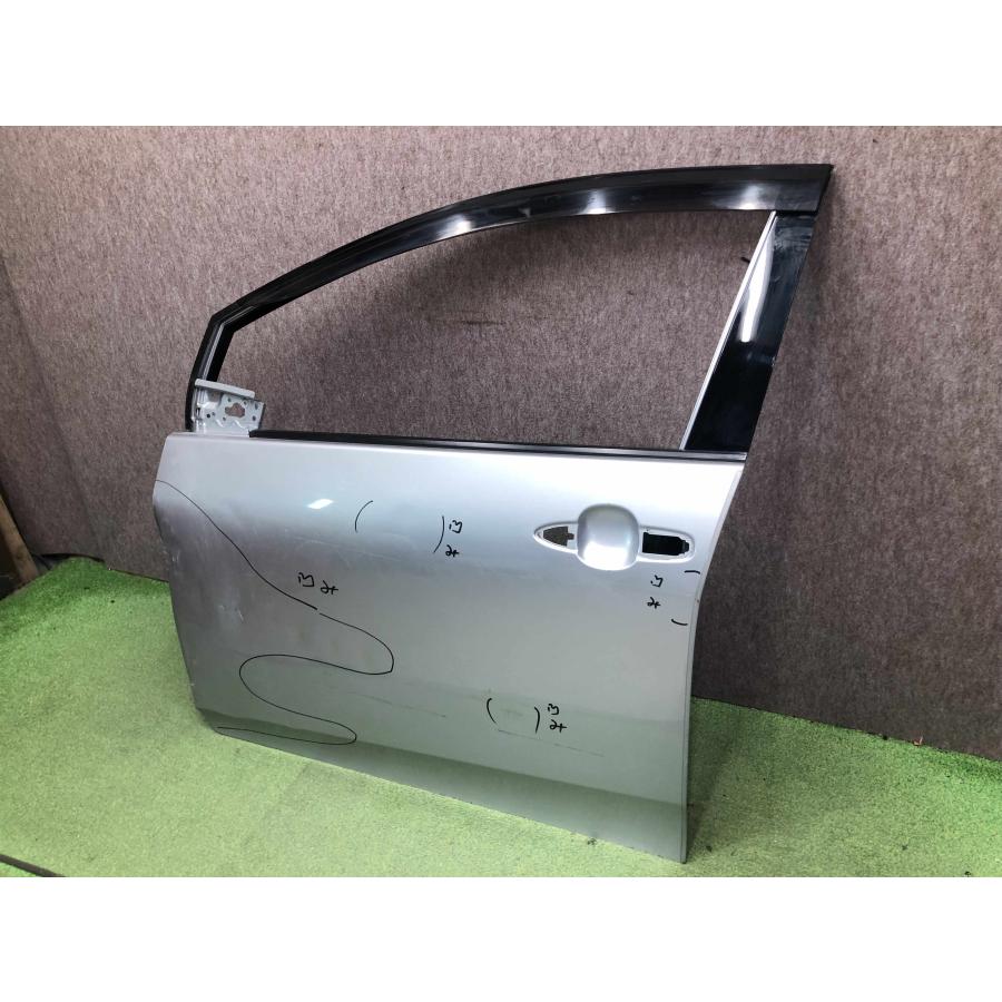 ZVW50/ZVW51/ZVW55/ZVW52 プリウス/プリウスPHV 純正 左フロントドア