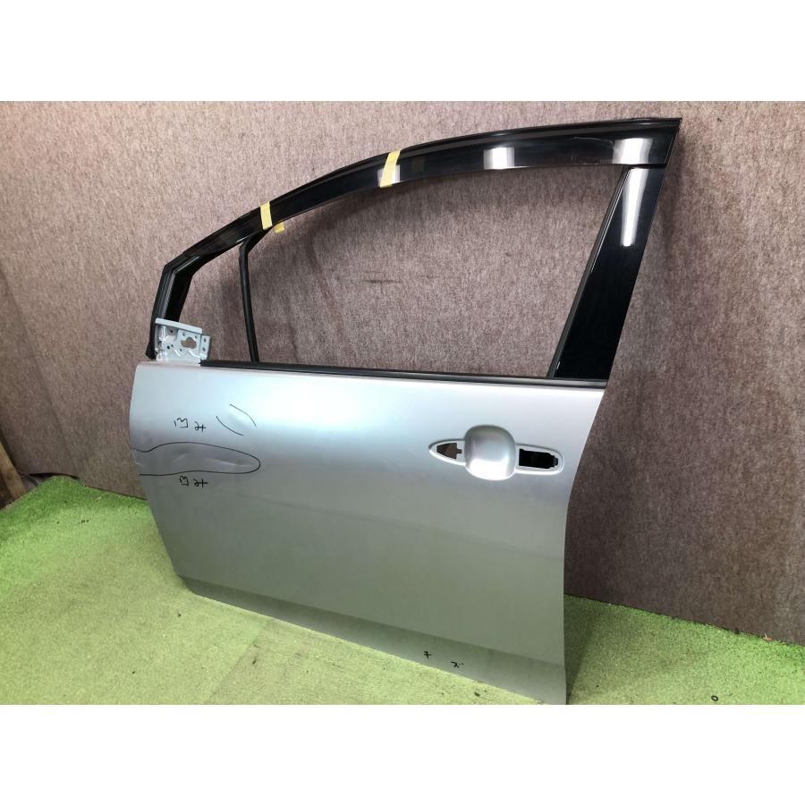 ZVW50/ZVW51/ZVW55/ZVW52 プリウス/プリウスPHV 純正 左フロントドア