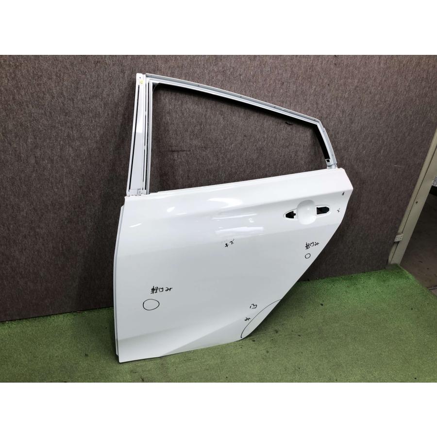 ZVW50/ZVW51/ZVW55/ZVW52 プリウス/プリウスPHV 純正 左リアドア