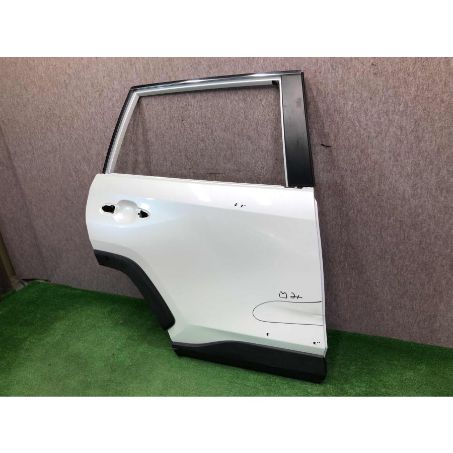 MXAA52/MXAA54/AXAH52/AXAH54/AXAP54 ラブ4/RAV4/PHV 純正 右リアドア