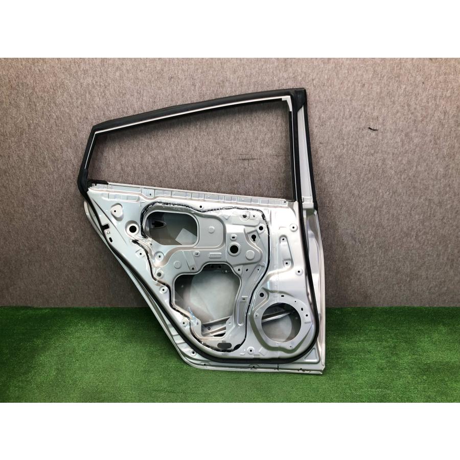 トヨタ プリウス 50系 純正 左リアドア PHV/ZVW50/ZVW51/ZVW55/ZVW52
