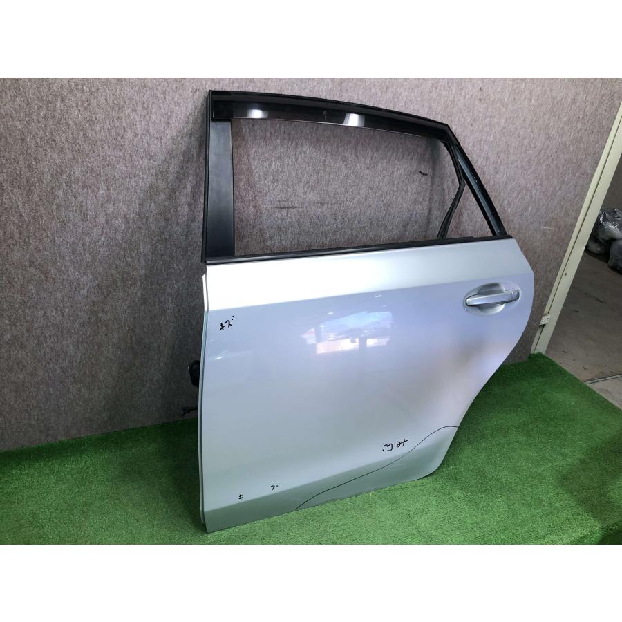 ZVW40 ZVW41 プリウスα 純正 左 リアドア : 拓海商事ヤフー店 - 通販