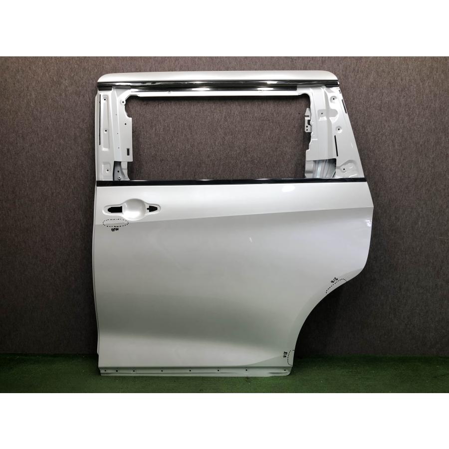 レクサス　LM 左スライドドア レクサス LM 10系 純正 左リアドア/スライドドア LM500h TAWH15W
