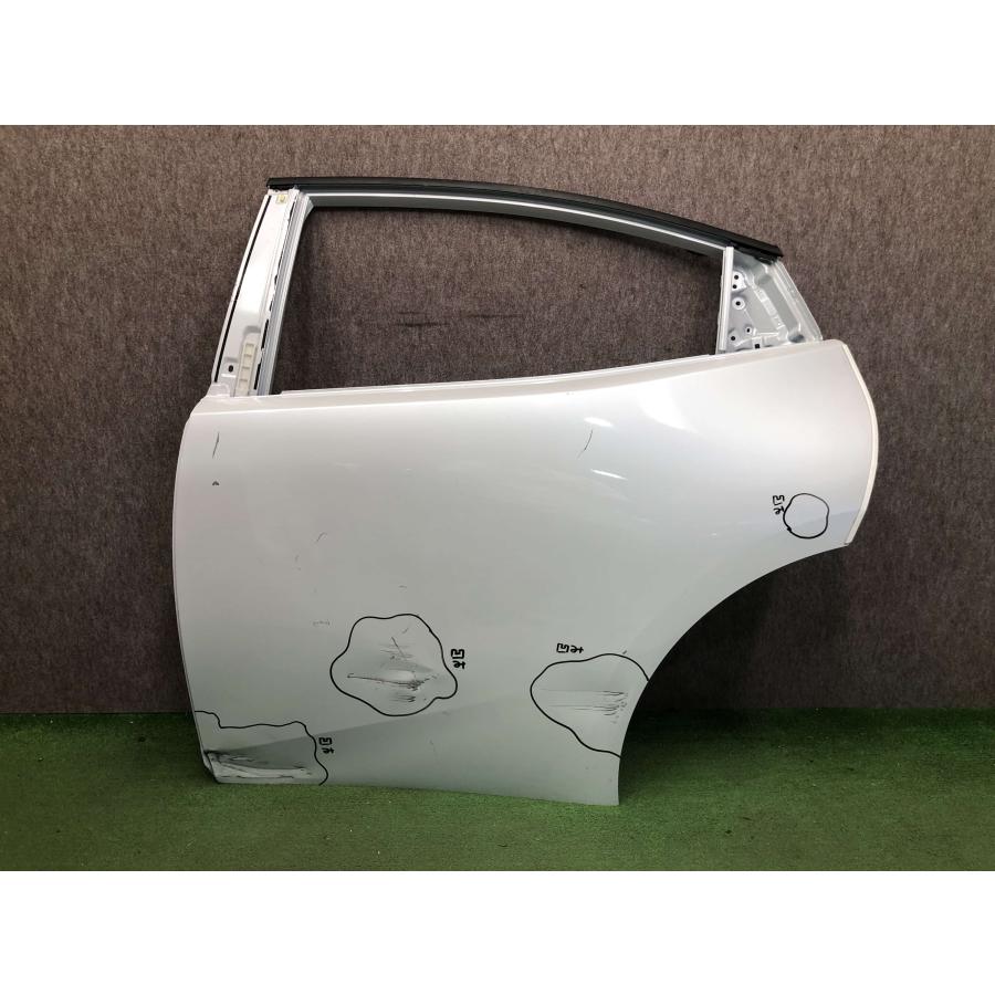 トヨタ プリウス 60系 純正 左リアドア ZVW60/ZVW65/MXWH60/MXWH65