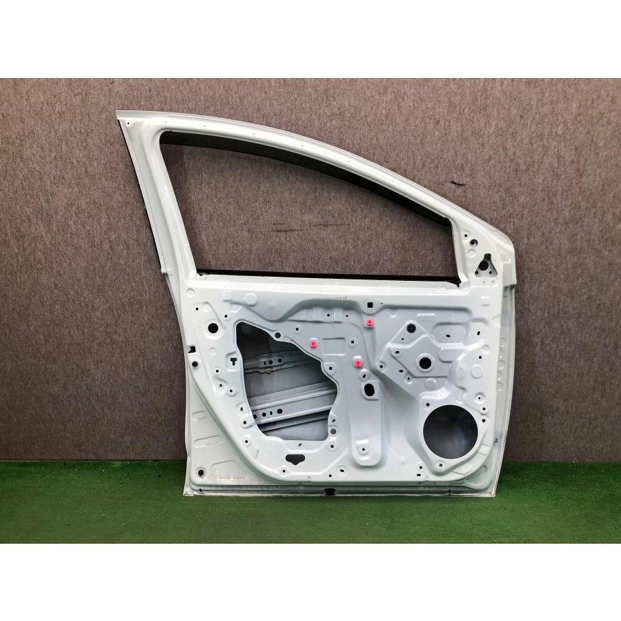 トヨタ ヤリス MXPH10 純正 左フロントドア MXPH10/MXPH15/MXPA10