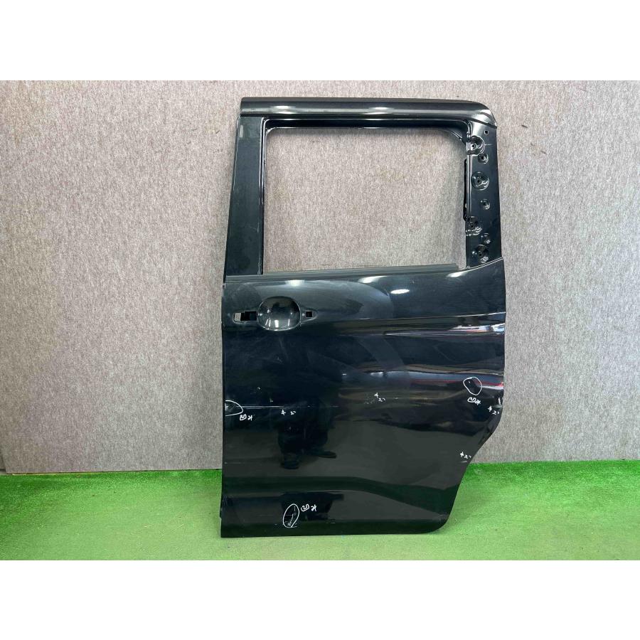 ルーミー　タンク　トール　左スライドドア　リアドア 内張/バイザー付き M900A/M910A/M900S/M910S タンク/ルーミー/トール/カスタム 純正 左