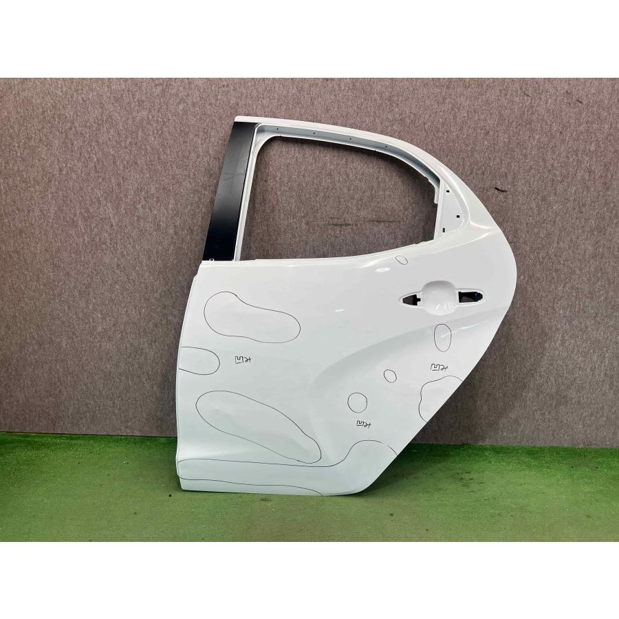 トヨタ ヤリス MXPH10 純正 左リアドア MXPH10/MXPH15/MXPA10/MXPA15