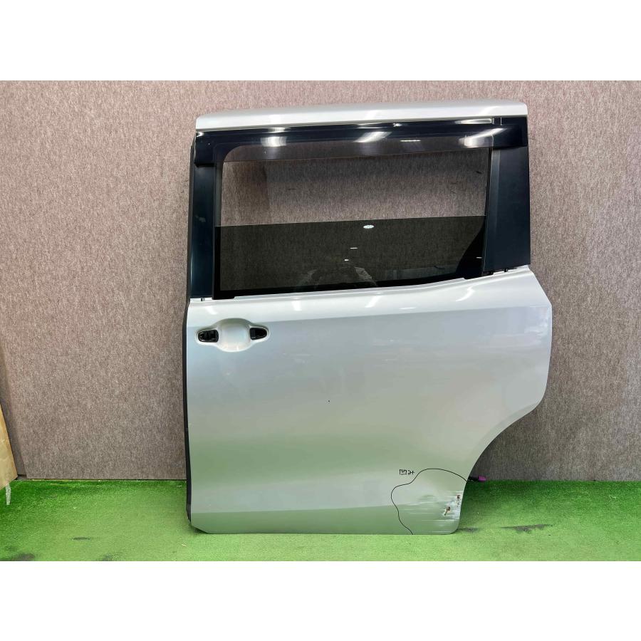 トヨタ ヴォクシー ZRR80系 リアクォーターガラス 左 トヨタ ヴォクシー/ノア 80系 純正 左リアドア/スライドドア ZRR80