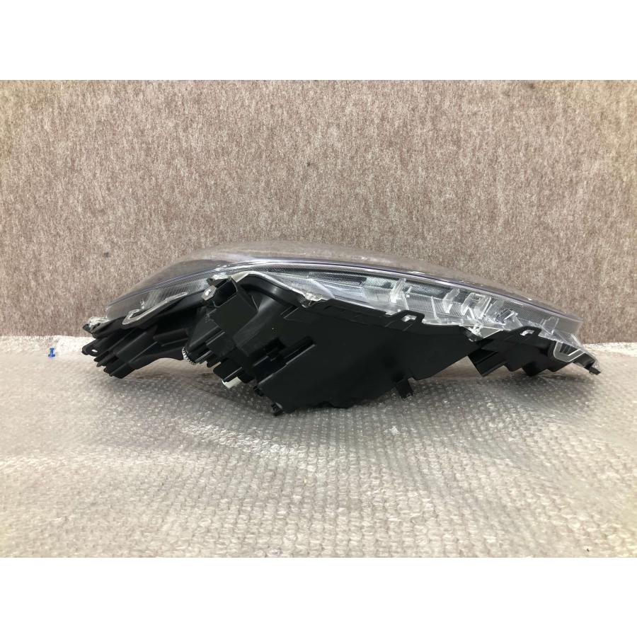 磨き済み トヨタ アクア MXPK10 MXPK11 MXPK15 MXPK16 右ヘッドライト