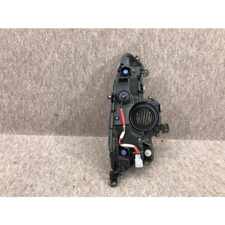 プリウスPHV ZVW52 左ターンシグナルランプ 左ウィンカー 81520-47120