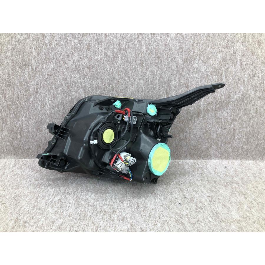 磨き済み トヨタ 後期 HID ZRR70W ヴォクシー 右 ヘッドライト KOITO