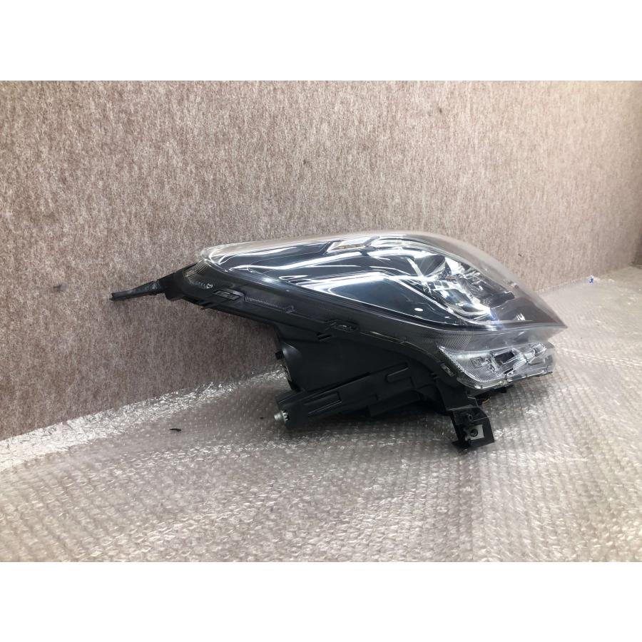 LED ヘッドライトE12右側中古品　後期 磨き済み NOTE/ノート E12/HE12 後期 右ライト/右ヘッドライト LED