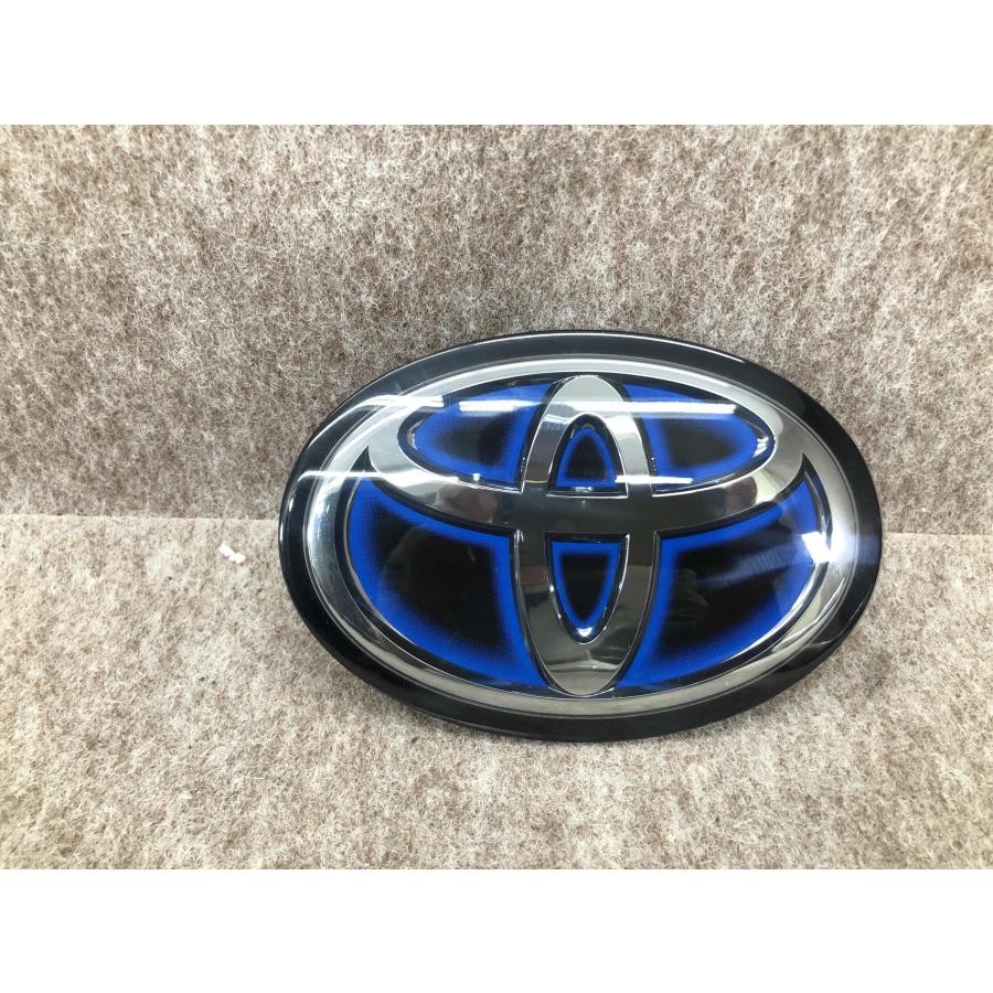 美品 磨き済み トヨタ 80ハリアー フロントエンブレム 90975 美品 磨き済み トヨタ 80ハリアー フロントエンブレム 90975