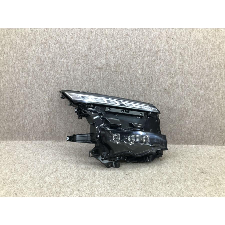 レンズ美品 磨き済み トヨタ 3眼 LED MZRA90W ヴォクシー 右ヘッド