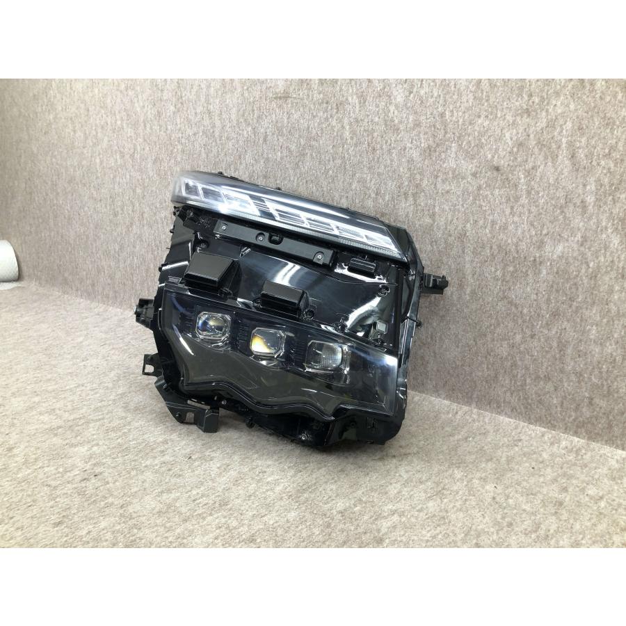 トヨタ　ヴォクシーZRA90W ヘッドライト右 レンズ美品 磨き済み トヨタ 3眼 LED MZRA90W ヴォクシー 右ヘッド