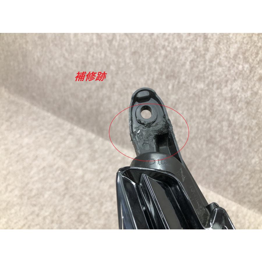 レンズ美品 磨き済み トヨタ 3眼 LED MZRA90W ヴォクシー 右ヘッド