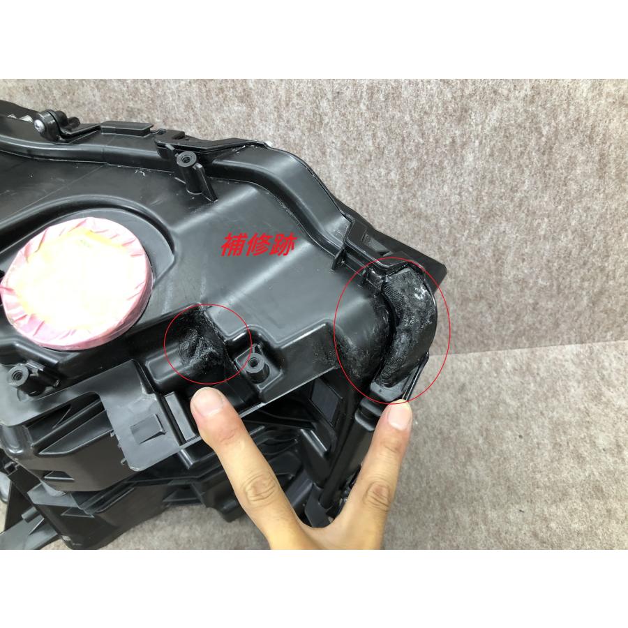レンズ美品 磨き済み トヨタ 3眼 LED MZRA90W ヴォクシー 右ヘッド