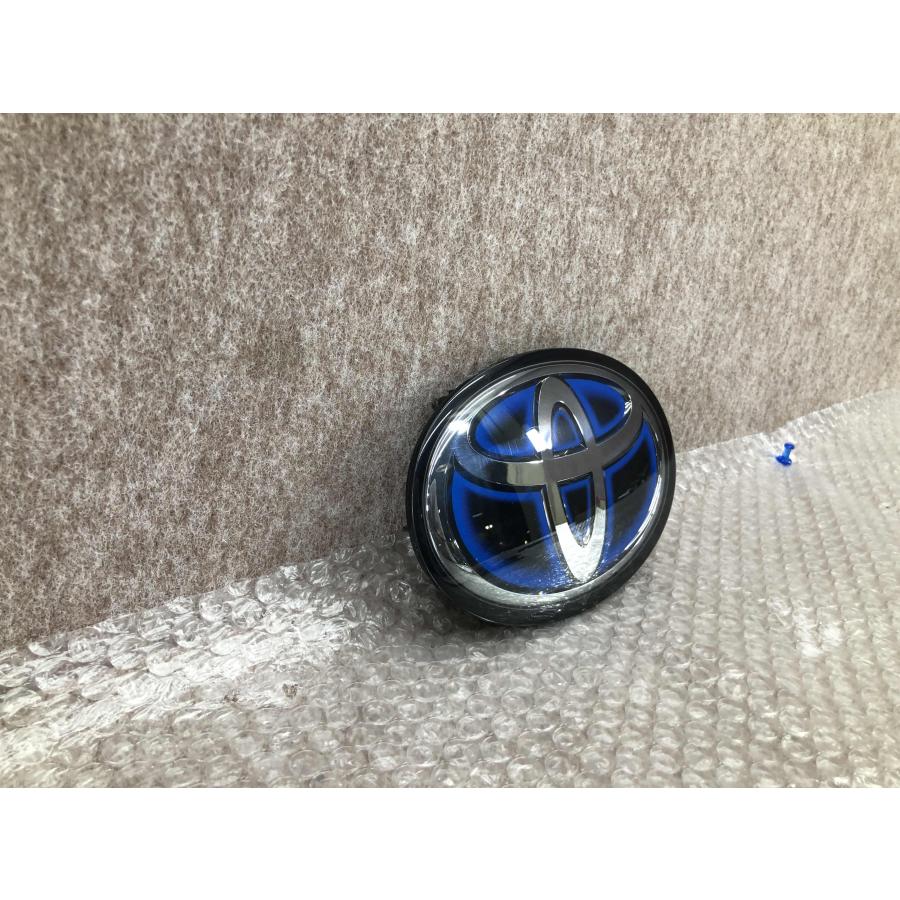 磨き済み ZVW50/ZVW51/ZVW55 前期 プリウス フロントエンブレム 53141