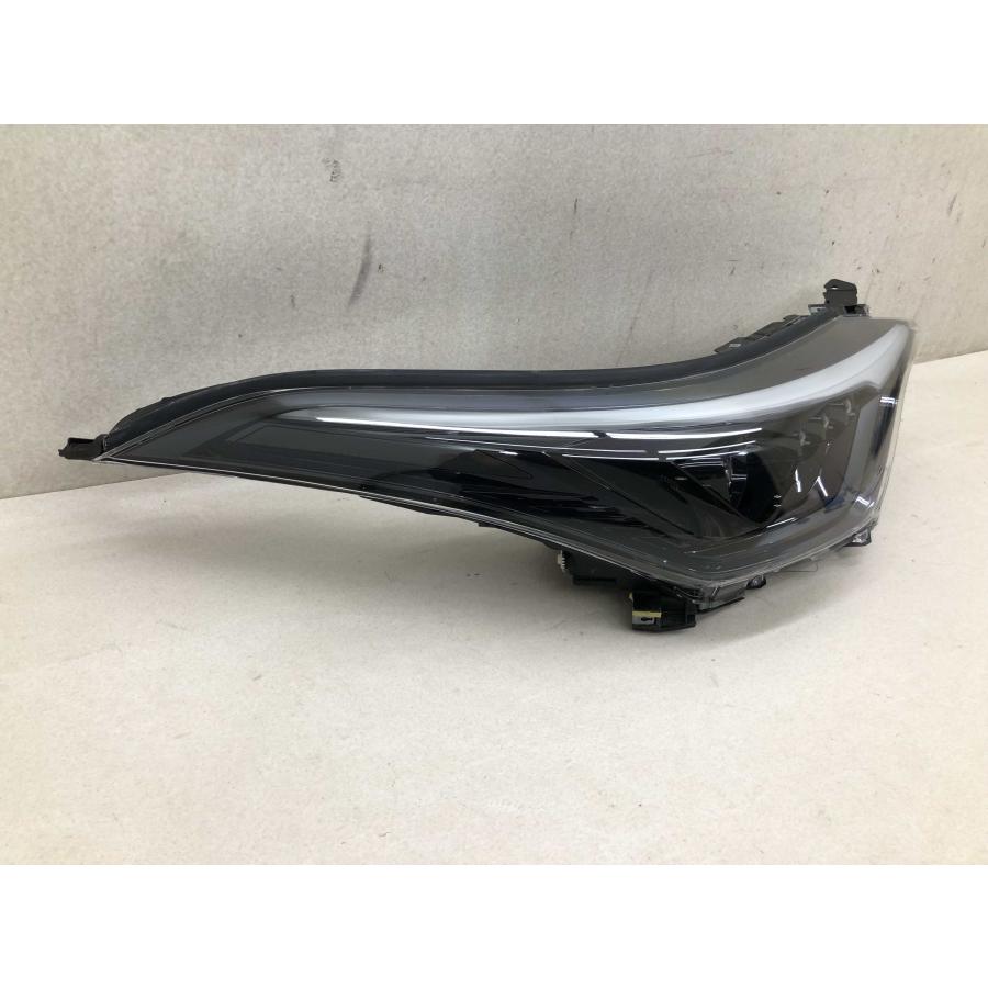 C-HR/CHR/ZYX10/ZYX11/NGX50/NGX10 純正 後期 右ヘッドライト