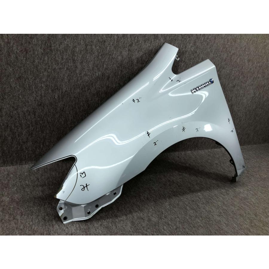 左フェンダー トヨタ 純正 カローラレビン 《 AE92 》 左フェンダー P30700-25000981