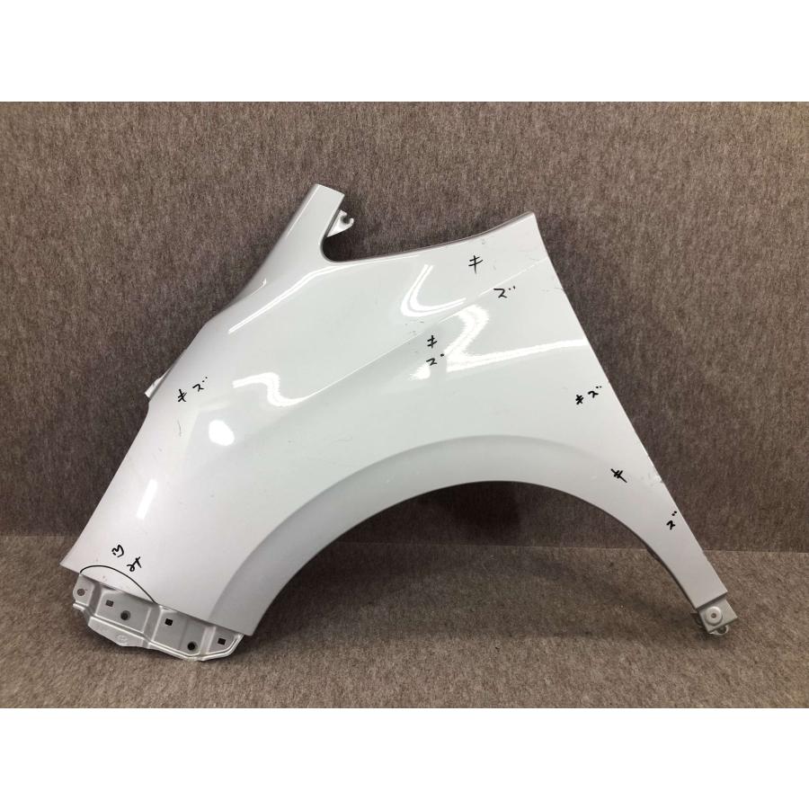 中古 ZRR80/ZRR85/ZWR80 ノア/エスクァイア 純正 右フェンダ ZRR80/ZRR85/ZWR80 ノア/エスクァイア 純正 左 フェンダー : 拓海商事