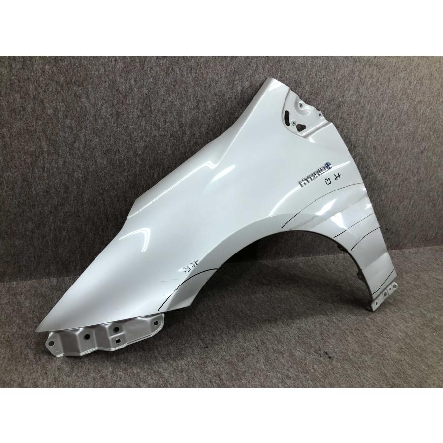 トヨタ 【美品】純正 プリウス（50系  ZVW50） 純正 レザー トヨタ プリウス 50系 純正 左フェンダー ZVW50/ZVW51/ZVW55 : 拓海