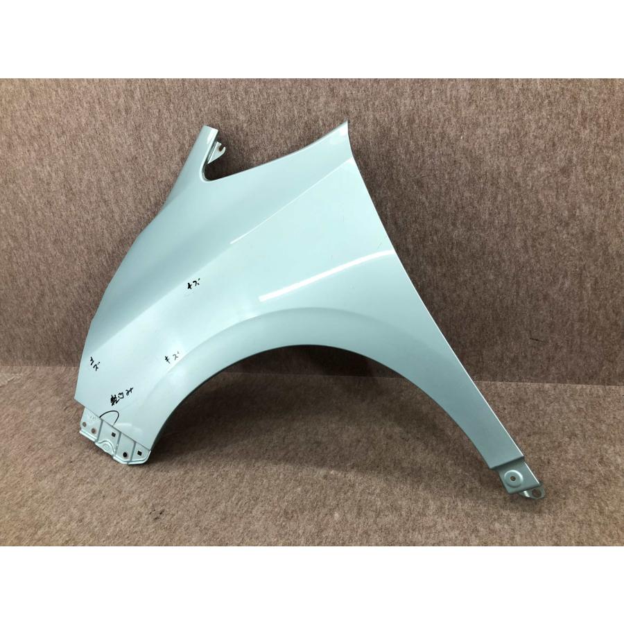 ヴォクシー ZRR80 ZRR85 ZWR80 純正 左 フロント フェンダー : 拓海