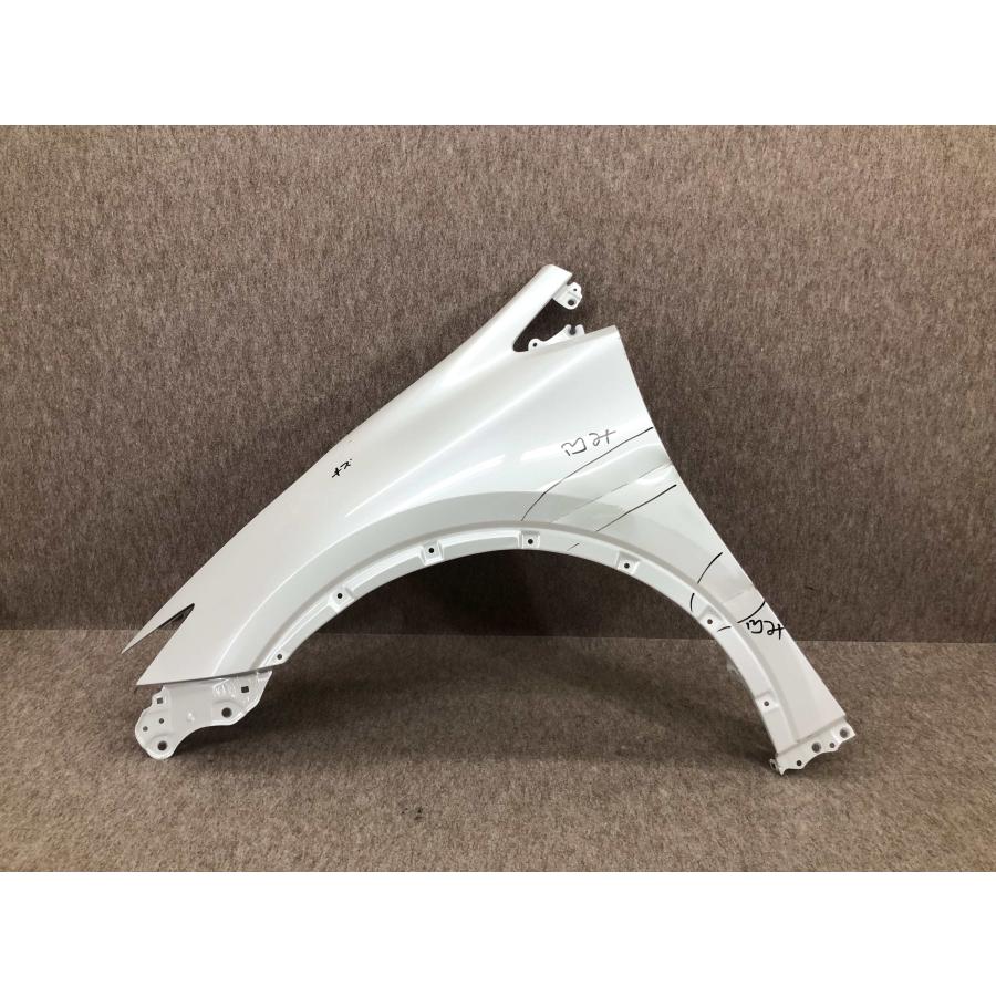 ZVW60/ZVW65/MXWH60/MXWH65 プリウス 純正 左フェンダー : 拓海商事