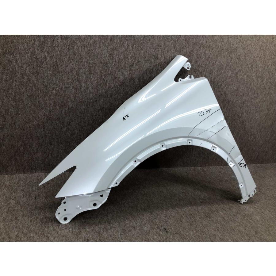 ZVW60/ZVW65/MXWH60/MXWH65 プリウス 純正 左フェンダー : 拓海商事
