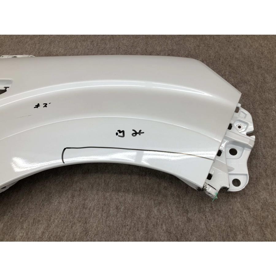 ダイハツ キャスト LA250S LA260S 純正 右 フロント フェンダー 53811