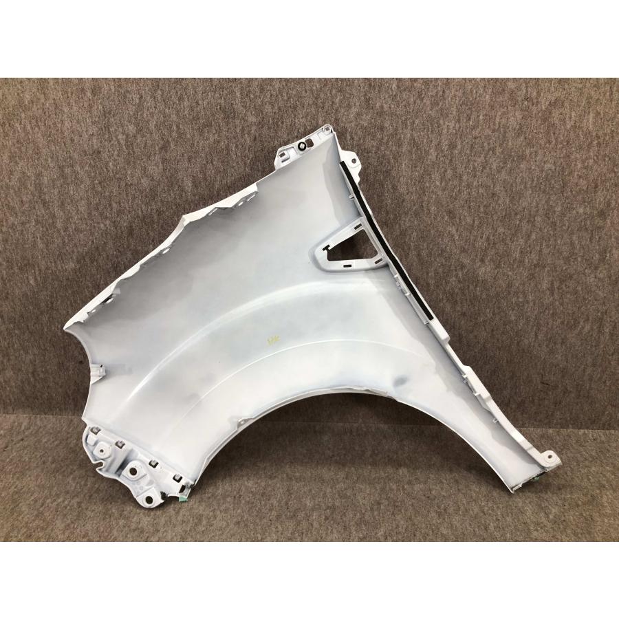 キャスト LA250S 純正 左 フロントフェンダー 53812-B2A20 ダイハツ キャスト LA250S LA260S 純正 右 フロント フェンダー 53811