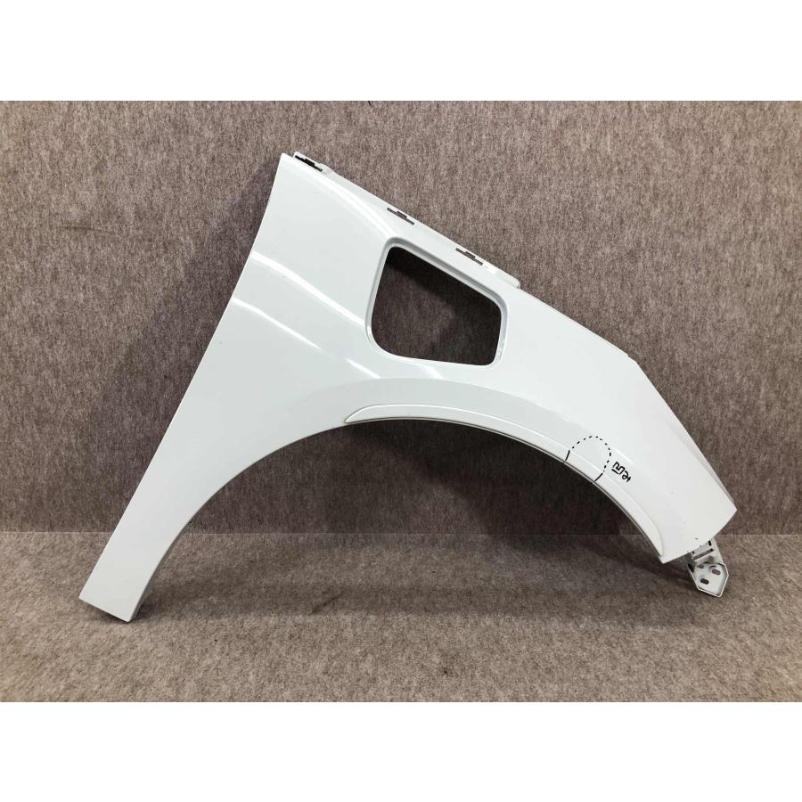 BMW i3 I01 純正 右フェンダー 51647299178/5164 7 299 178/14914515