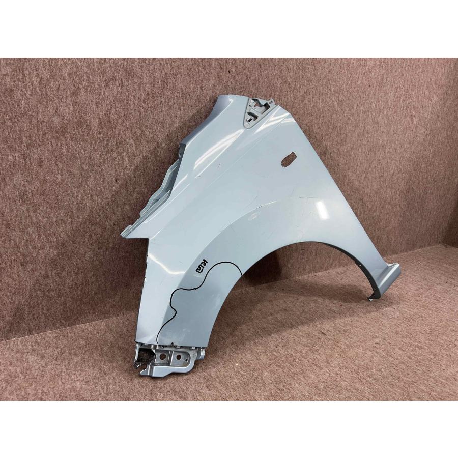 ダイハツ ミライ―ス LA350S/LA360S 純正 左フロントフェンダー 53812