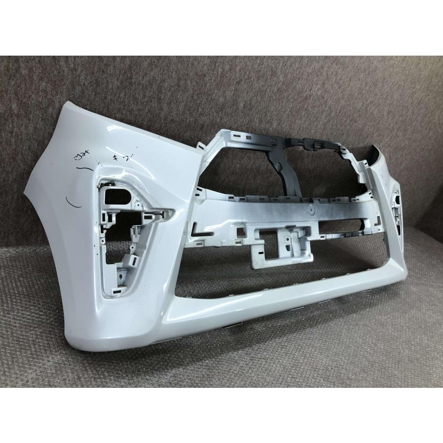 LA660S純正フロントバンパー 軽キズ】タント LA650S/LA660S 純正フロントバンパー B82レーザー