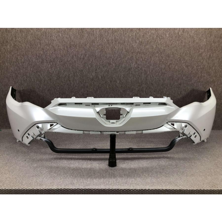トヨタ カローラ クロス ZSG10 ZVG11 純正 フロントバンパー 52119 