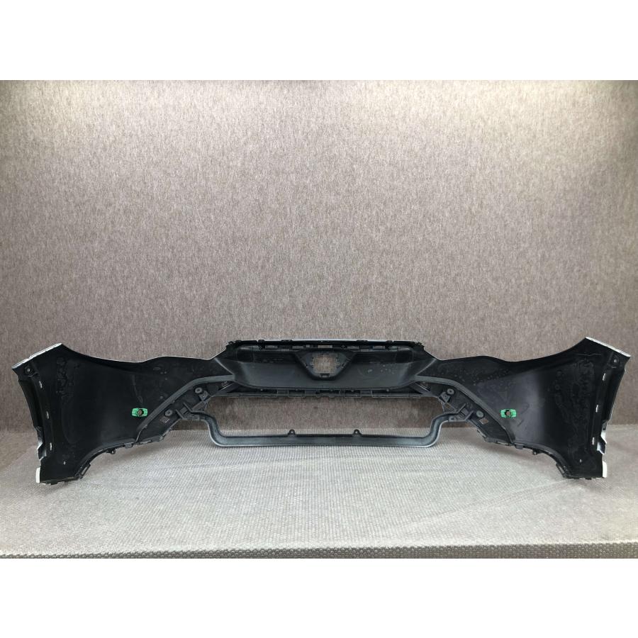 トヨタ カローラ クロス ZSG10 ZVG11 純正 フロントバンパー 52119