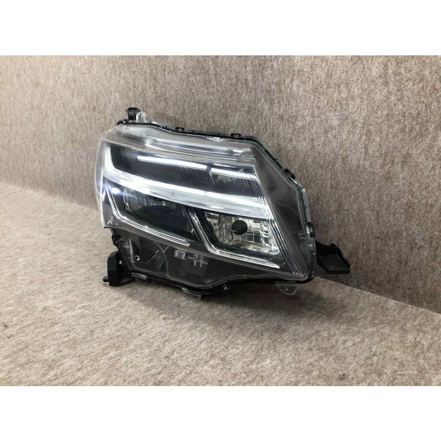 トヨタ 純正 タンク 右 ヘッドライト スタンレー W3917