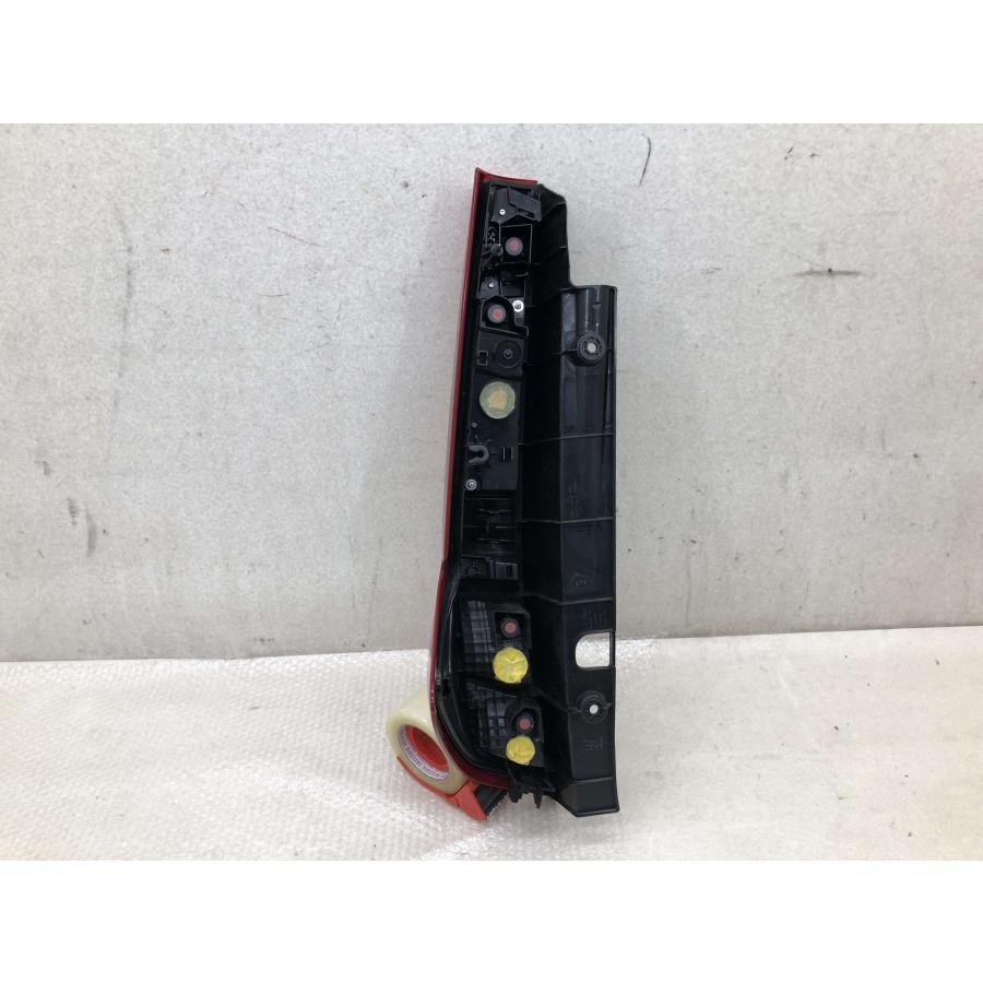 磨き済み ルーミー M900A M910A 純正 右 テールランプ KOITO 220-69044