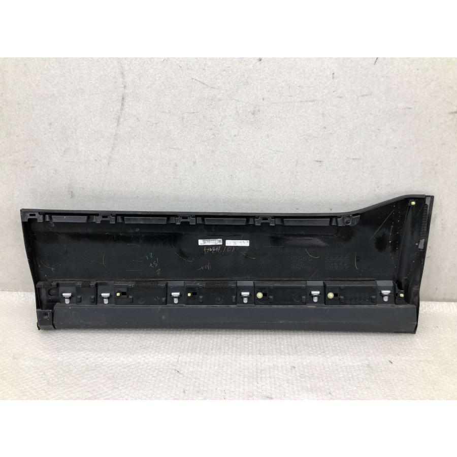 ZRR80W 80系ボクシーノア純正右フロントドアパネルガーニッシュ