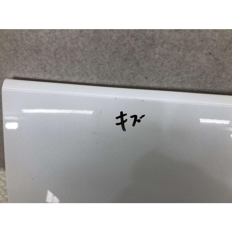 ZRR80W/ZRR85Wノア/ヴォクシー 純正 フロントドアパネル 右前