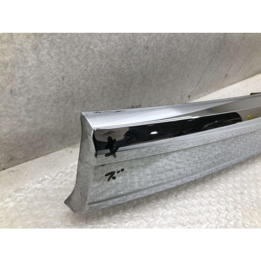 ZRR80 ヴォクシー 後期 純正 リアガーニッシュ 76811-28360 : 拓海商事