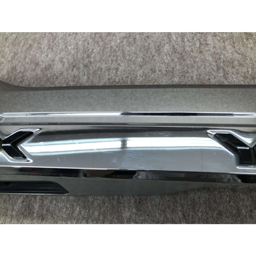 前期 ZRR80G/ZRR80W/ZRR85G/ZRR85W ヴォクシー 純正 リアガーニッシュ