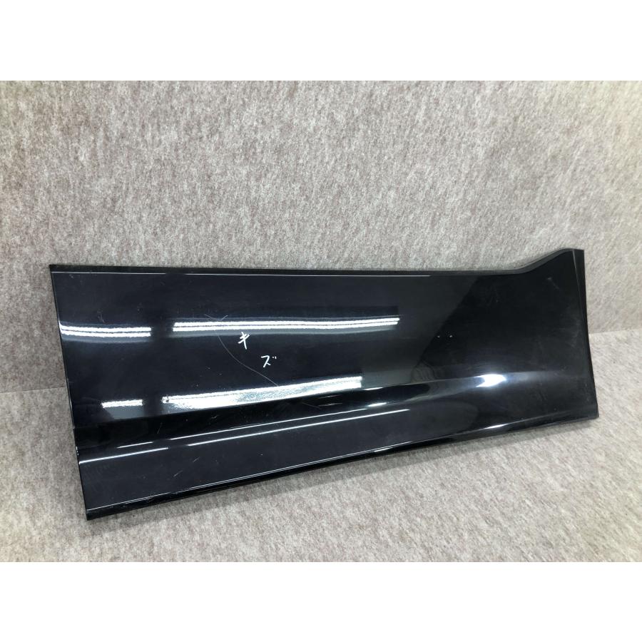 ZRR80W 80系ボクシーノア純正右フロントドアパネルガーニッシュプロテクター ZRR80W 80系ボクシーノア純正右フロントドアパネルガーニッシュ