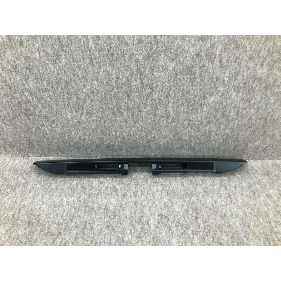 日産 純正 E26 キャラバン NV350 リア ガーニッシュ フィニッシャー