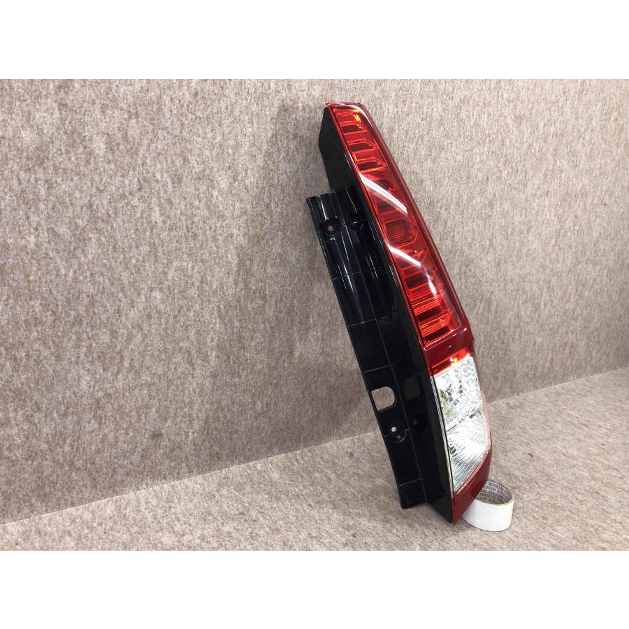 美品 磨き済み ルーミー M900A M910A 純正 右 テールランプ KOITO 220