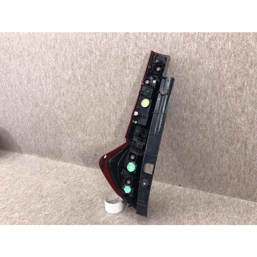 【専用】8853様　ご購入です 美品 磨き済み ルーミー M900A M910A 純正 右 テールランプ KOITO 220
