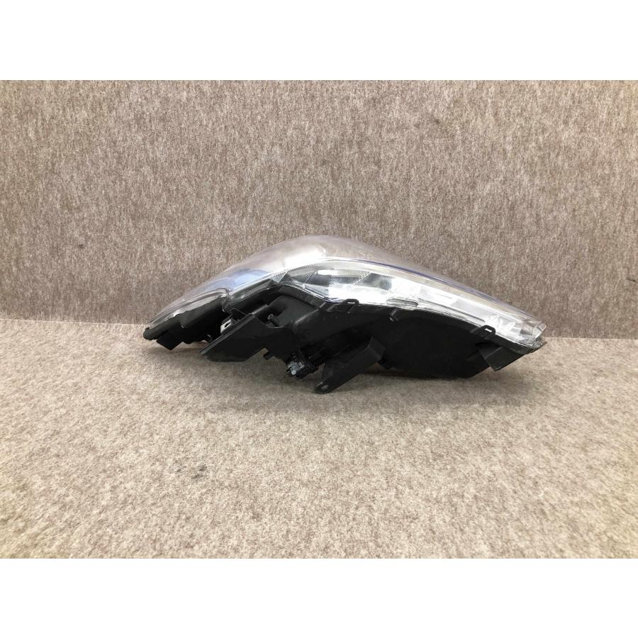 磨き済み トヨタ プリウスα ヘッドライト右 ZVW40 ZVW41 KOITO 47-41